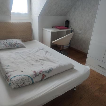 Chambre Privee A Bobigny -Salle De Bain Et Toilettes Sont Commune, -Pas De Cuisine Exterior foto